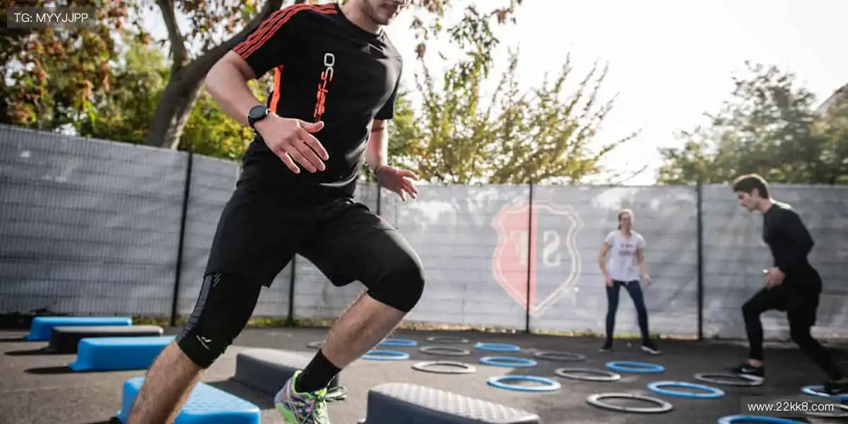 🎧官方正品周边直供,把赛场荣耀穿在身上!🏅